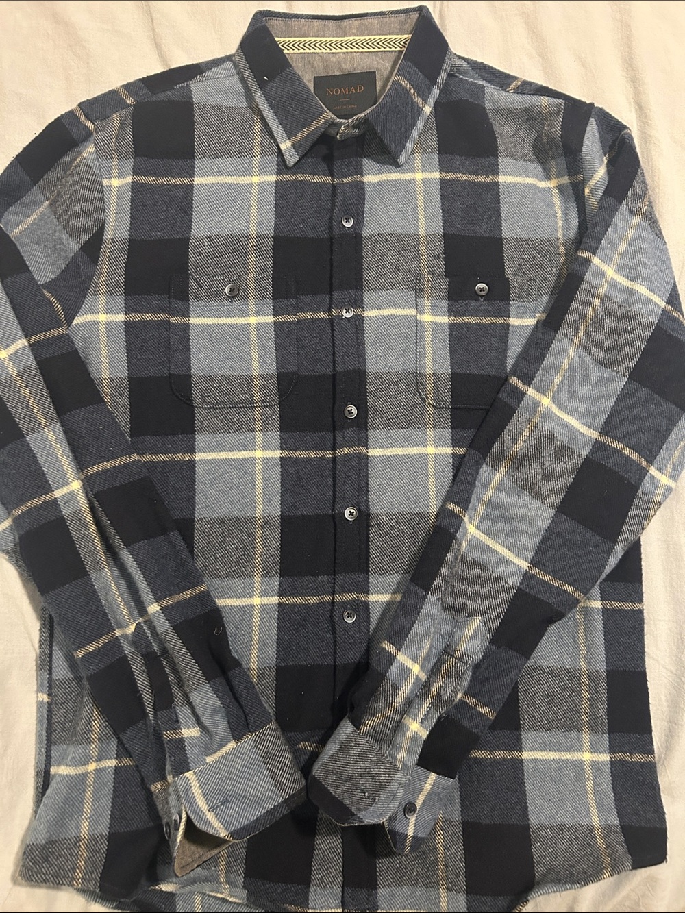 Nomad Men’s Navy and Light Blue Plaid Button-Down Shirt (Medium)